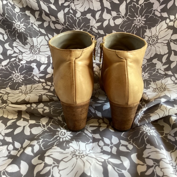 Alberto Fermani Cream Leather Heel Boot - Picture 3 of 9